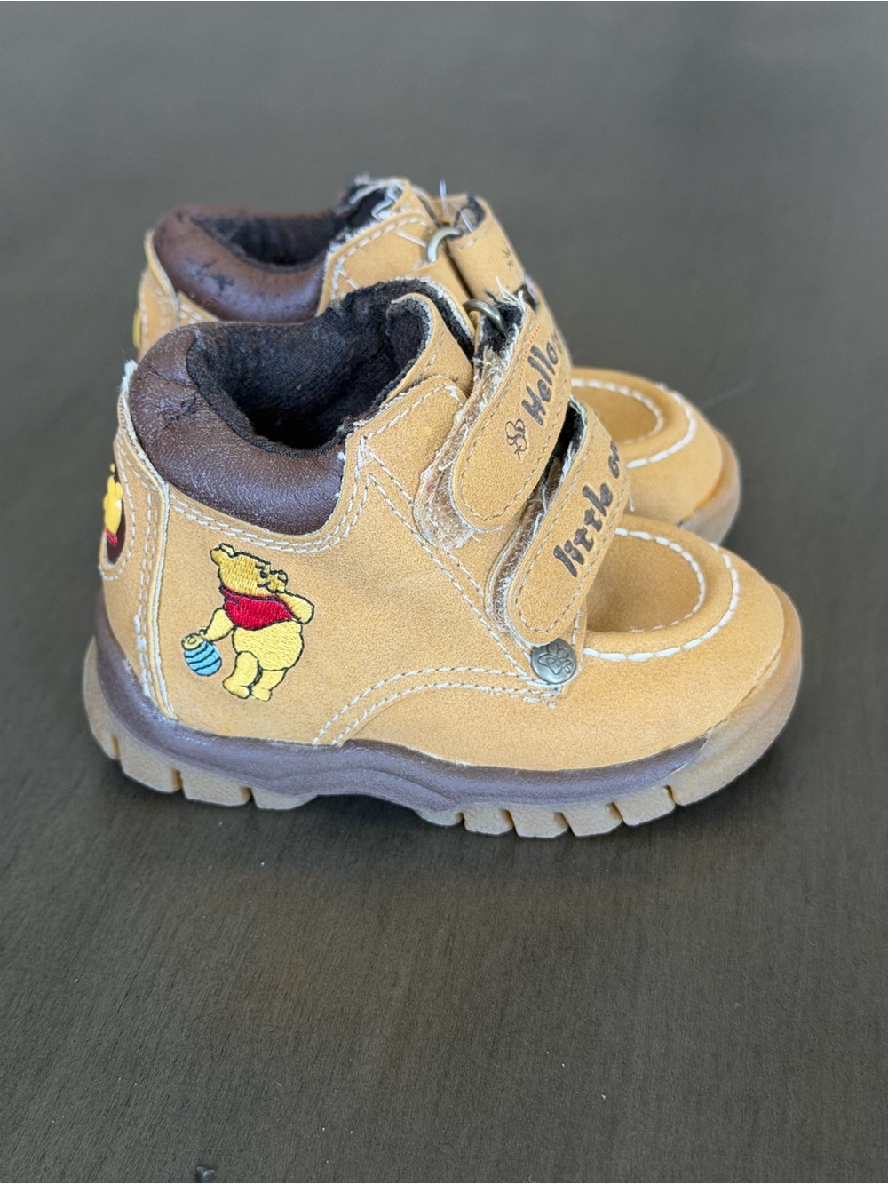 Winnie the Pooh Baby Boots Size 2C Disney Vintage 90s/Y2k